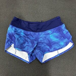 Lululemon Athletica Women’s Blue Pattern Shorts- like new